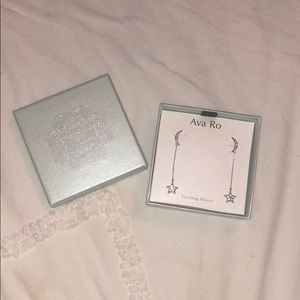 AVA RO EARRINGS ***comes in box***